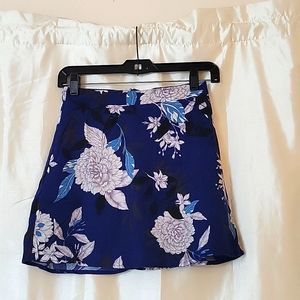Lulu's tiny mini skirt XS